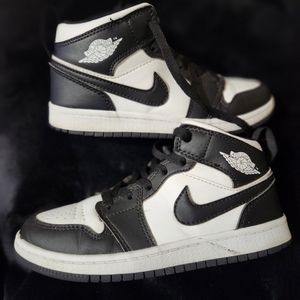 Air Jordan 1 Mid, black, white,  size 1.5